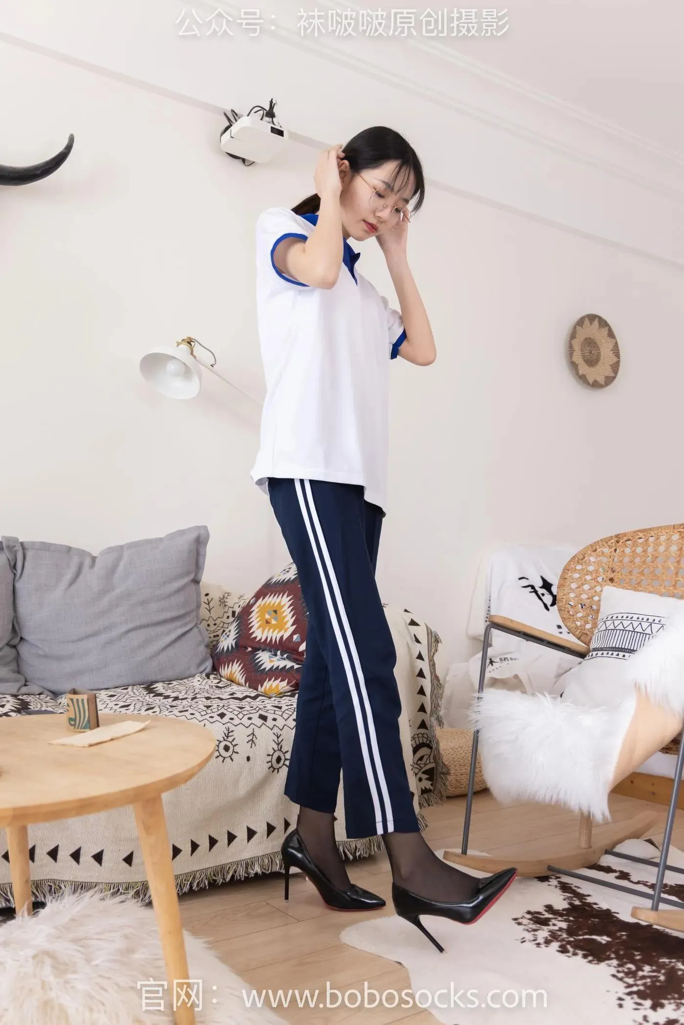 [BoBoSocks袜啵啵]NO.135 小甜豆-高跟鞋、黑丝（脚尖透明款）、裸足 [140P]插图2